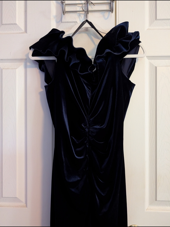 Xscape Dresses & Skirts - Xscape Black Velvet One-Shoulder Ruffle Dress